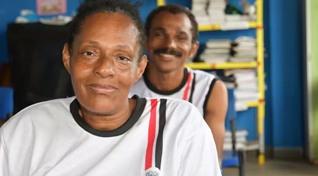 Cidade baiana vai pagar R$ 100 por presença de alunos nas escolas públicas