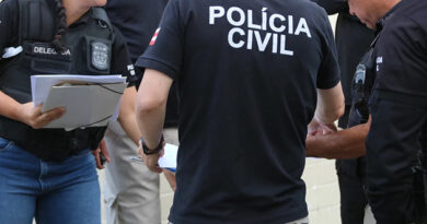 Jovem finge próprio sequestro após brigar com namorado e é encontrada com amigos pela polícia na Bahia Jovem finge próprio sequestro após brigar com namorado e é encontrada com amigos pela polícia na Bahia