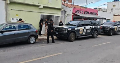 Polícia Civil fiscaliza venda de fogos de artifício em Senhor do Bonfim e não encontra irregularidades Polícia Civil fiscaliza venda de fogos de artifício em Senhor do Bonfim e não encontra irregularidades