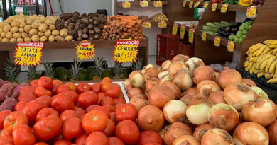 Alimentos seguem subindo, mas inflação oficial tem queda no mês de maio