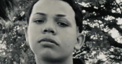 Jovem morre e outro fica ferido em ataque a tiros em Casa Nova Jovem morre e outro fica ferido em ataque a tiros em Casa Nova