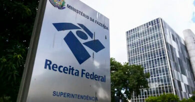 Fim da taxa das blusinhas faz encomendas internacionais baterem recorde, afirma Receita Fim da taxa das blusinhas faz encomendas internacionais baterem recorde, afirma Receita
