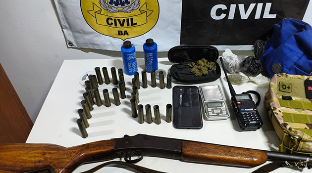 Polícia Civil e Militar prendem homem por tráfico de drogas, posse de arma de fogo e crime ambiental em Campo Formoso Polícia Civil e Militar prendem homem por tráfico de drogas, posse de arma de fogo e crime ambiental em Campo Formoso