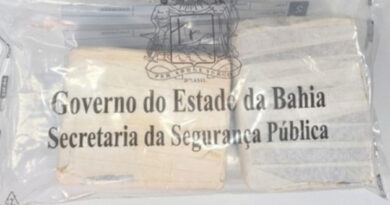 CIPE Caatinga apreende mais de 1kg de cocaína em micro-ônibus que saiu de Jacobina para Senhor do Bonfim CIPE Caatinga apreende mais de 1kg de cocaína em micro-ônibus que saiu de Jacobina para Senhor do Bonfim