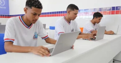 Rede estadual da Bahia convoca estudantes para atualizar cadastro escolar Rede estadual da Bahia convoca estudantes para atualizar cadastro escolar