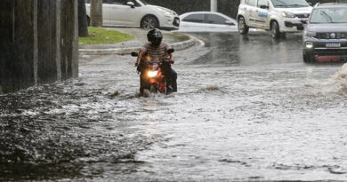 Frente fria chega à Bahia e provoca chuva forte com risco de alagamentos